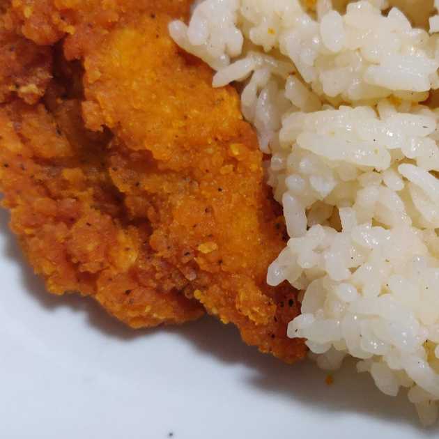 Boneless chicken with rice